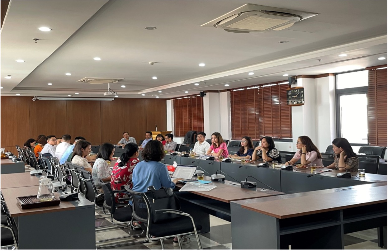 Tiêu chuẩn đối với một giảng viên thỉnh giảng có thể giảng dạy tại các cơ sở giáo dục đào phải tuân theo quy định pháp luật