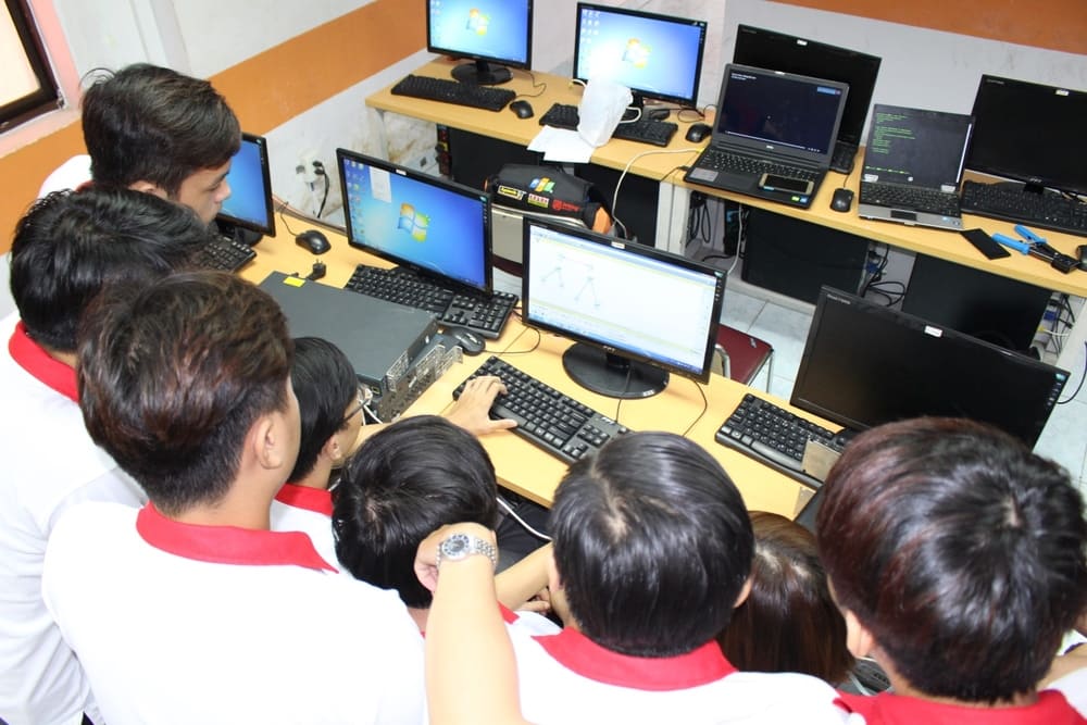 Kỹ sư an ninh mạng là một việc làm có nhu cầu tuyển dụng cao, mở ra nhiều cơ hội phát triển hiện nay