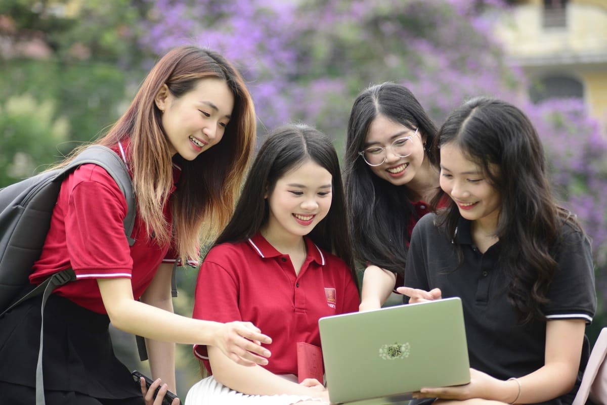 Ngành Quản trị nhân lực thi khối A00(Toán, Lý, Hóa), A01 (Toán, Lý, Anh), D01 (Toán, Anh, Lý) và D07 (Toán, Hóa, Anh)