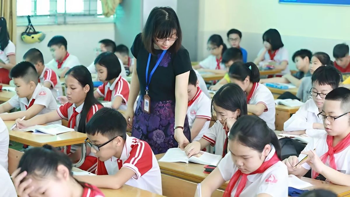 Để trở thành một giáo viên Tiểu học giỏi, sinh viên cần đáp ứng những yêu cầu về phẩm chất đạo đức, kỹ năng và kiến thức chuyên môn