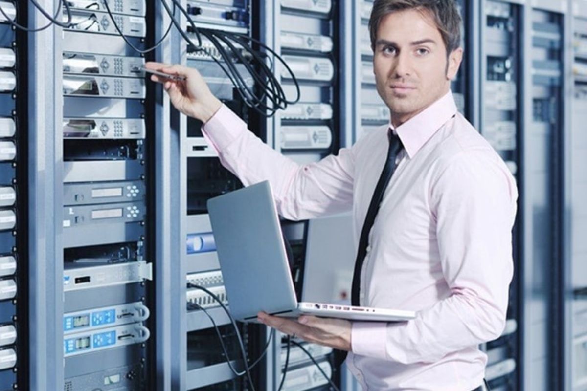 Việc làm kỹ sư điện tử viễn thông tuyển dụng lương cao và hấp dẫn