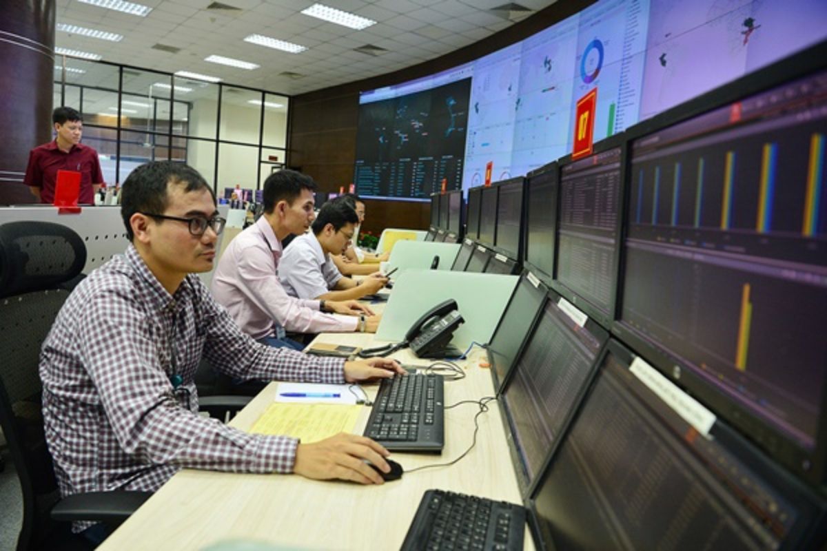 Tuyển kỹ sư viễn thông yêu cầu kiến thức chuyên môn cao về điện tử viễn thông, khả năng phân tích và giải quyết vấn đề hiệu quả