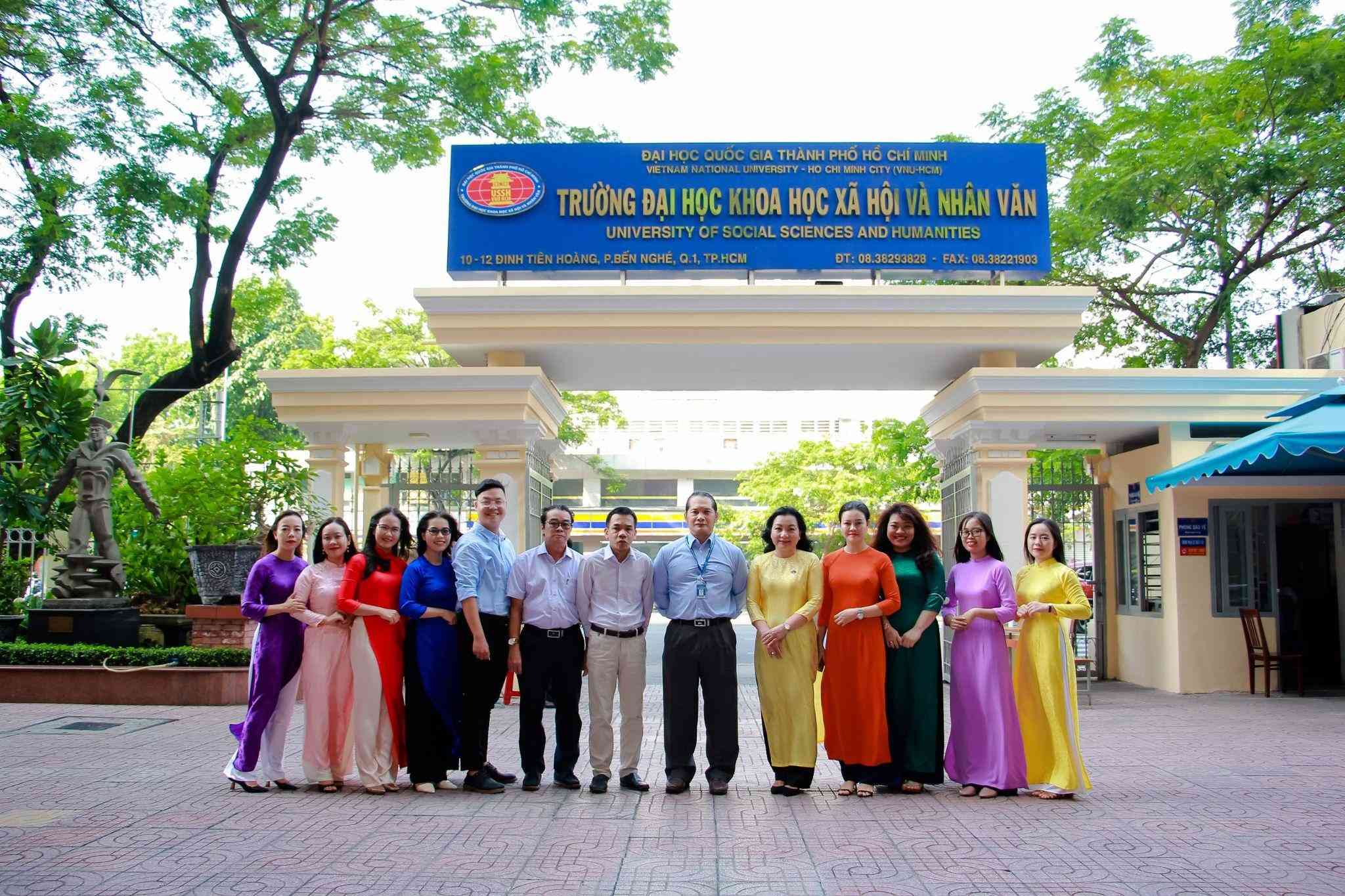 Học ngôn ngữ anh ra làm gì tại Trường Đại học Khoa học xã hội và Nhân văn TP HCM