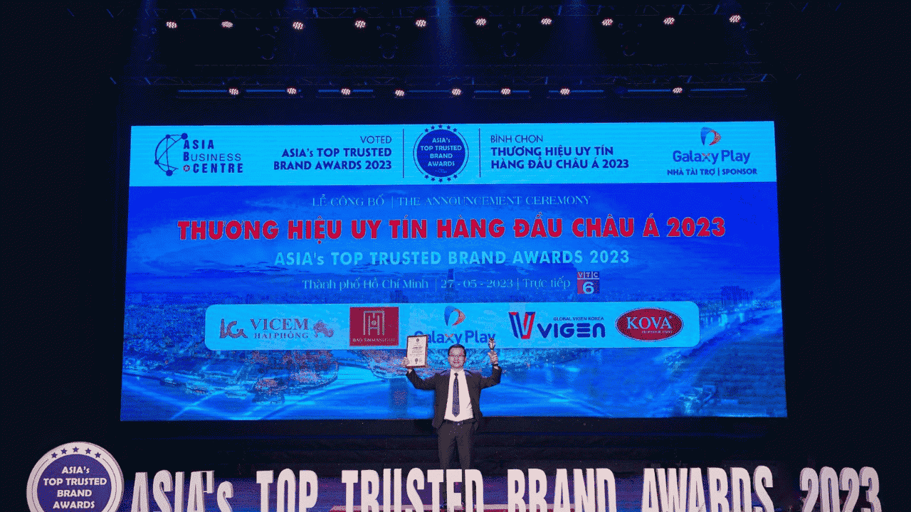 CEO Tony Vũ thay mặt Job3s nhận giải thưởng Châu Á lớn