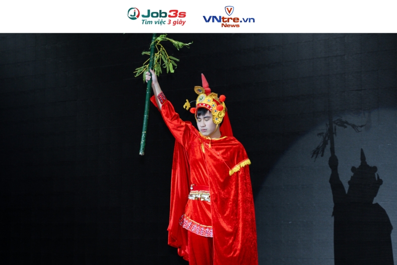 Tiết mục kịch Sự tích thánh Gióng của nhóm Nine-Nine