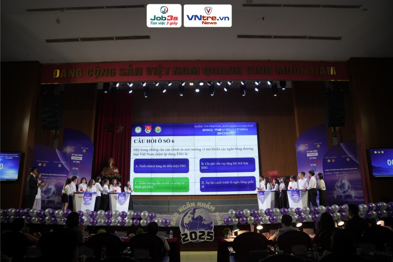 4 đội thi tranh tài để chiếm cặp vé tiến vào vòng chung kết