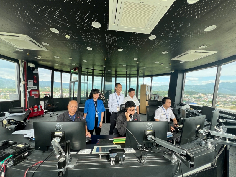 Công việc của kiểm soát không lưu giúp đảm bảo chuyến bay lưu thông và an toàn