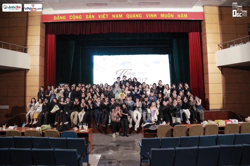 Câu lạc bộ Guitar Học viện Ngoại Giao (DGC) được thành lập từ cuối năm 2017 bởi những gương mặt trẻ tài năng