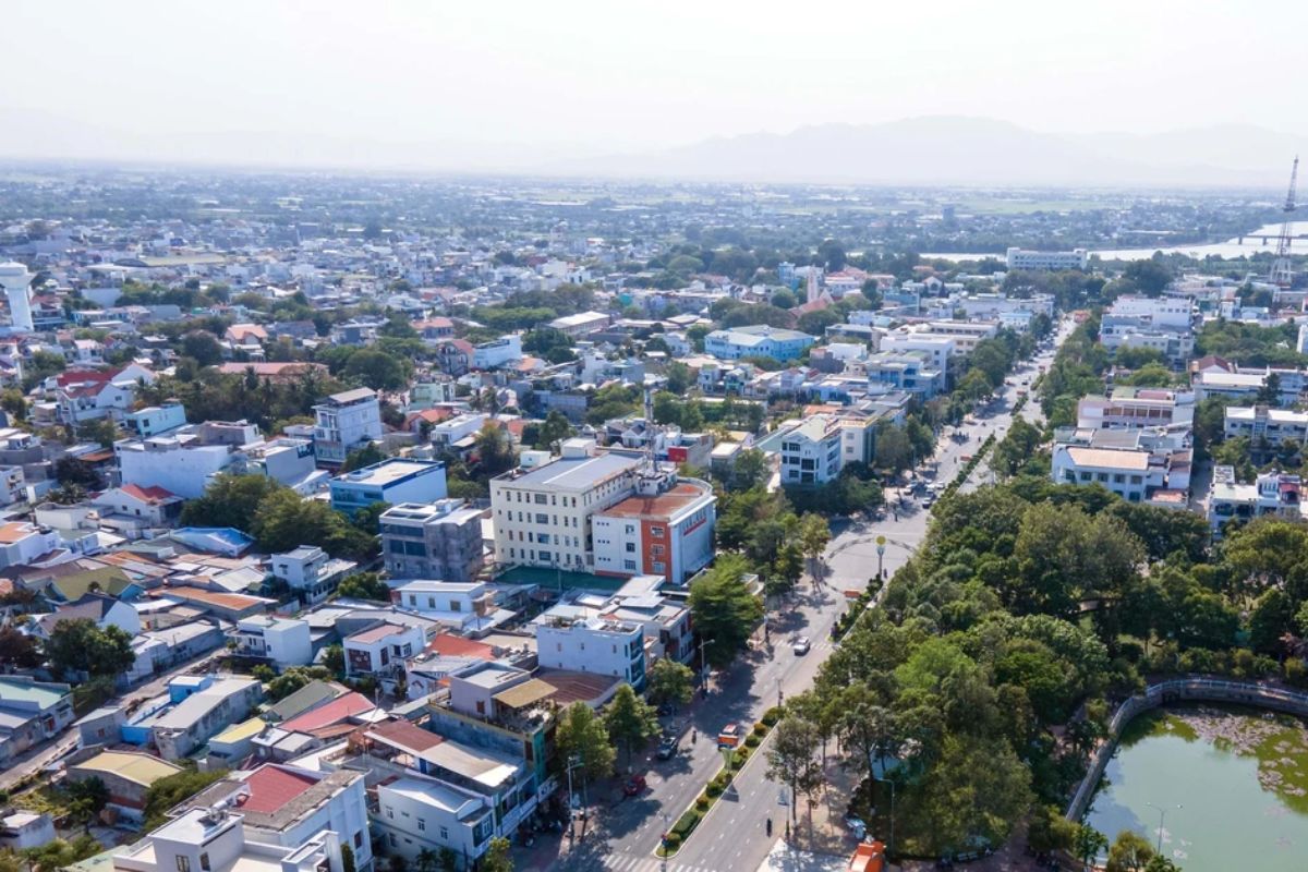 Nhu cầu tuyển dụng việc làm Ninh Thuận ngành xây dựng tại các vùng phát triển đô thị mới như Ninh Phước, Ninh Sơn khá cao