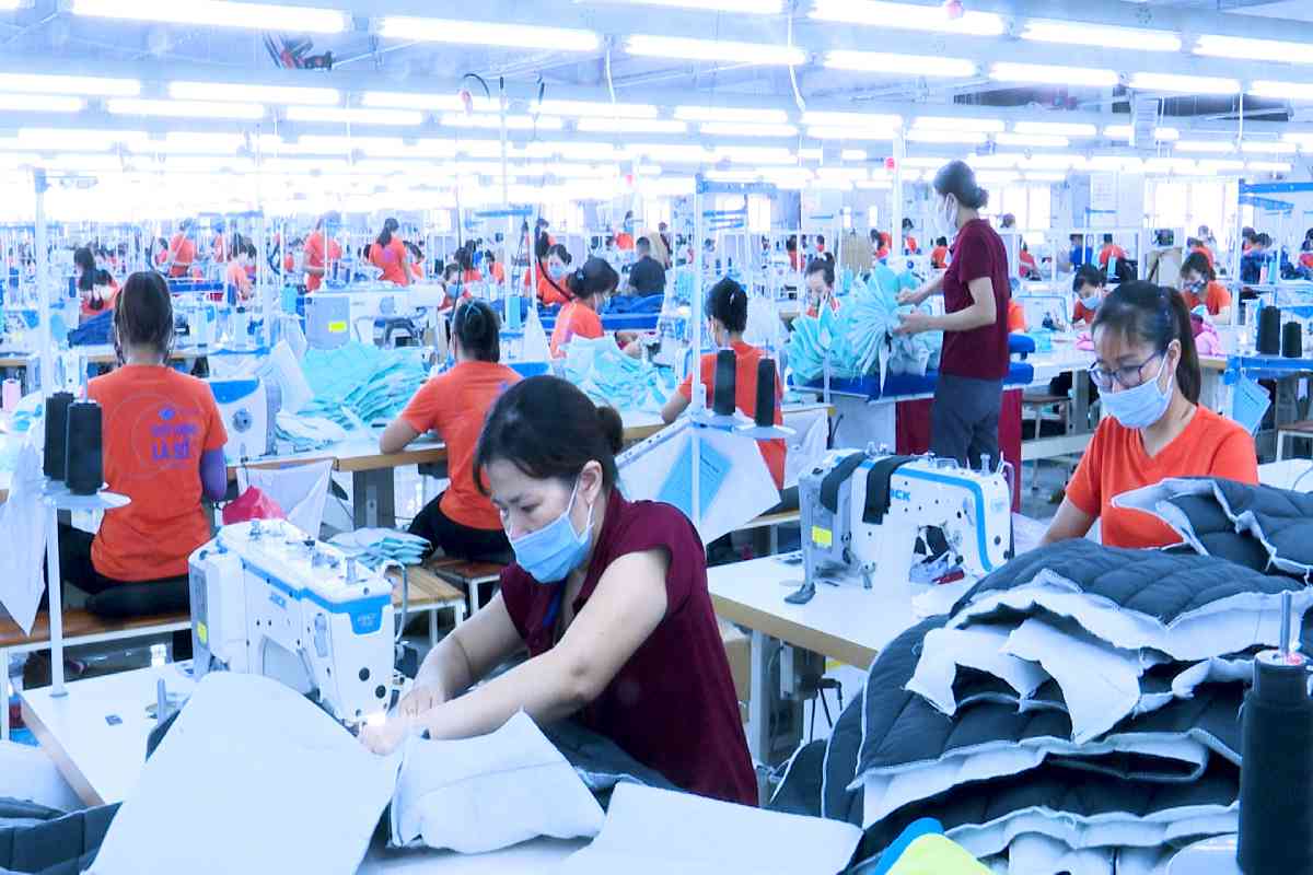 Tuyển dụng việc làm Hà Tĩnh trong các lĩnh vực may mặc, thủ công mỹ nghệ chiếm số lượng lớn