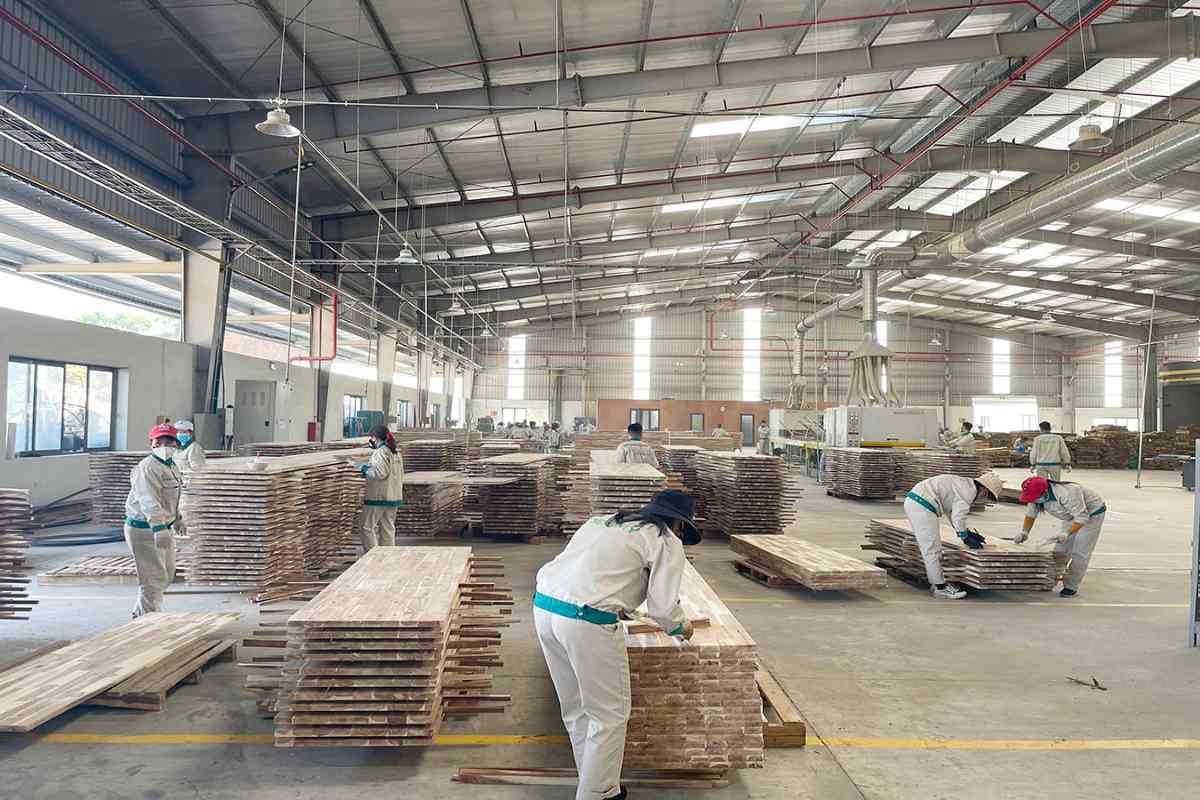 Các làng nghề tạo ra nhiều cơ hội việc làm cho người dân địa phương