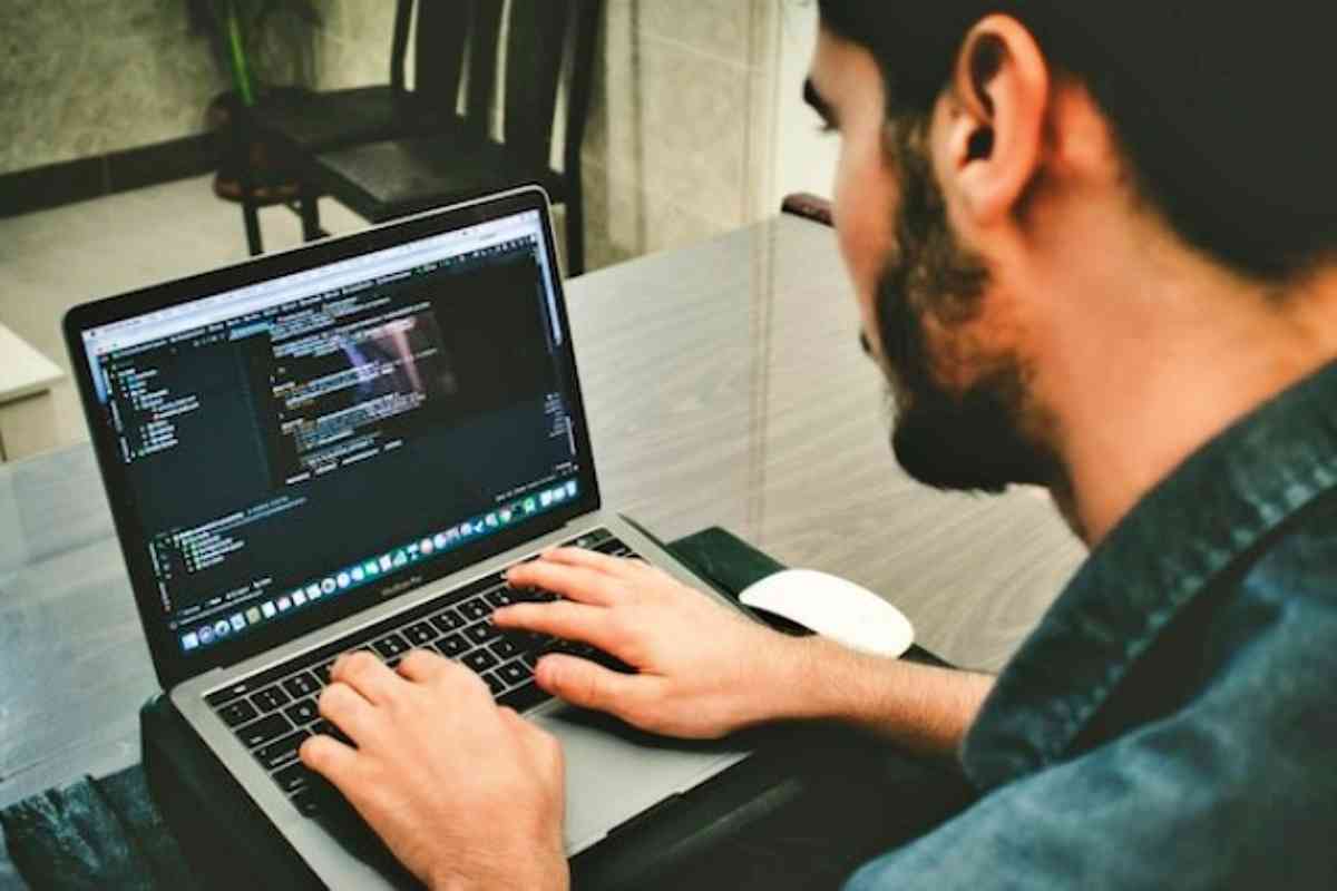 Các khu vực lớn như TP. HCM, Hà Nội là nơi tuyển dụng Network Engineer nhiều nhất