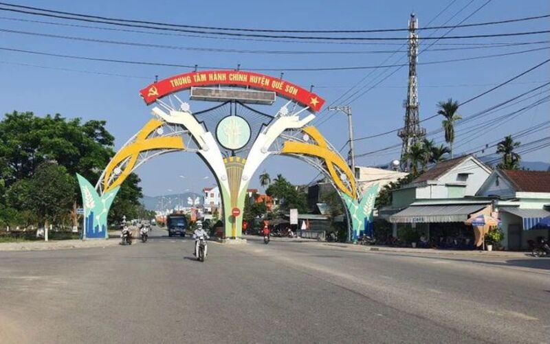 Quế Sơn là một huyện nông nghiệp, nơi các công việc liên quan đến sản xuất nông sản và chế biến thực phẩm rất phổ biến