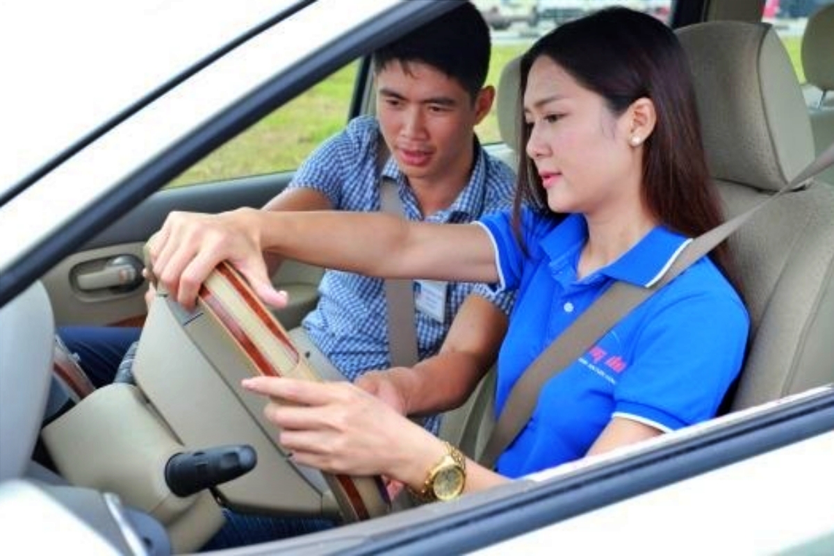 Nghề lái xe đòi hỏi sự cẩn thận, kỷ luật cao, sức khỏe tốt đối mặt với áp lực công việc