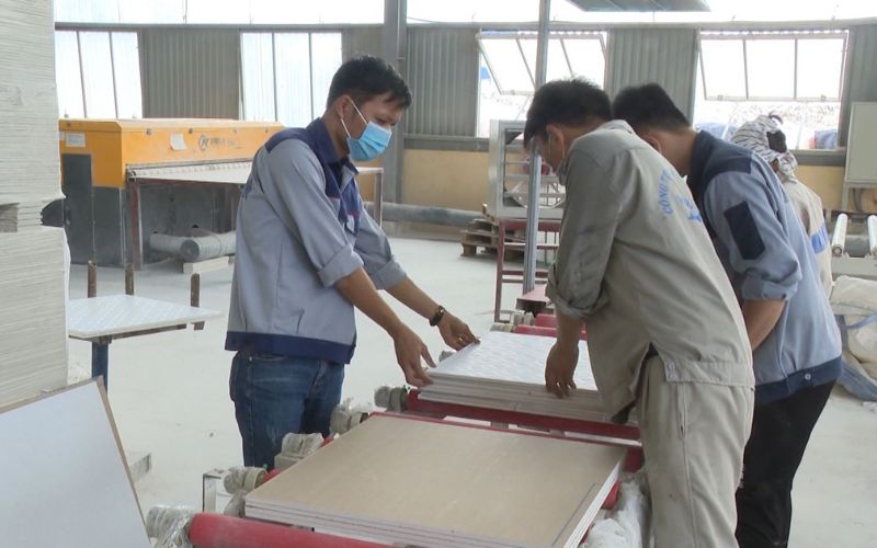 Tiền Hải có nhiều cơ hội việc làm như xây dựng, lắp ráp và kiểm tra sản phẩm. Có thể thấy, tìm việc làm tại thái bình mới nhất không quá khó khăn nếu bạn biết cách lựa chọn ngành nghề phù hợp với trình độ