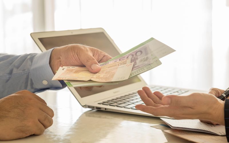 Mức lương tuyển biên phiên dịch tiếng Hàn thường cao hơn so với mặt bằng chung