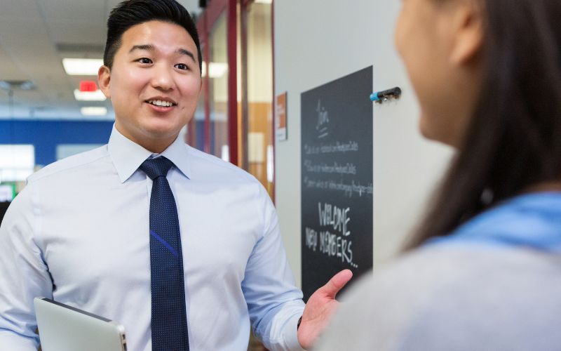 Sinh viên ngành ngôn ngữ Hàn có thể dạy part-time tại các trung tâm