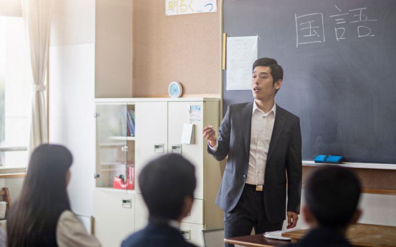 Mỗi vị trí việc làm có những tiêu chuẩn về bằng cấp và kỹ năng chuyên môn riêng