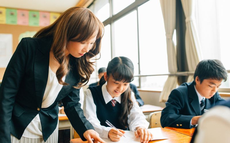 Giáo viên Full - time có lợi thế phát triển sự nghiệp giảng dạy chuyên nghiệp và thăng tiến