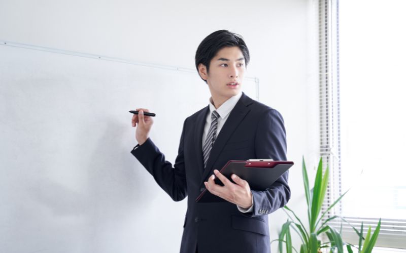 Các vị trí tuyển dụng giáo viên tiếng Nhật thường đi kèm tiêu chuẩn khắt khe