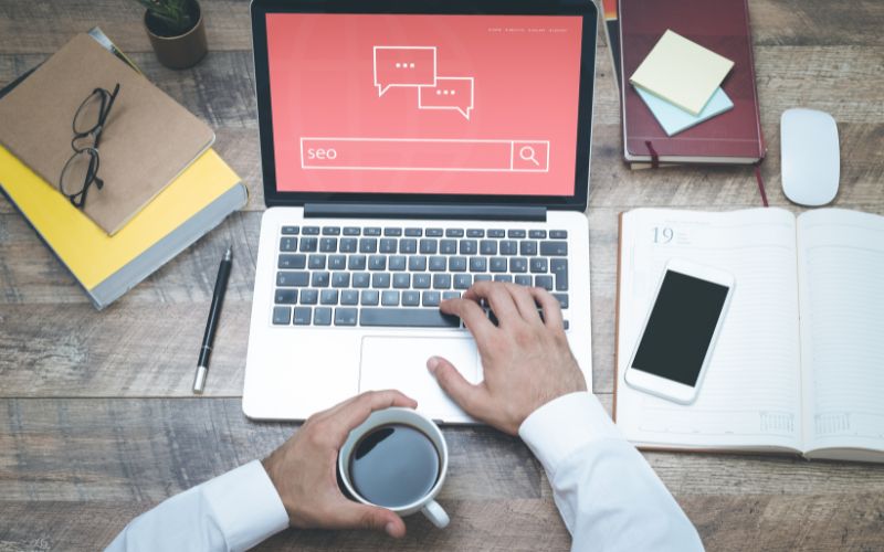 Nhân viên SEO cần liên tục học hỏi và cập nhật kiến thức mới 