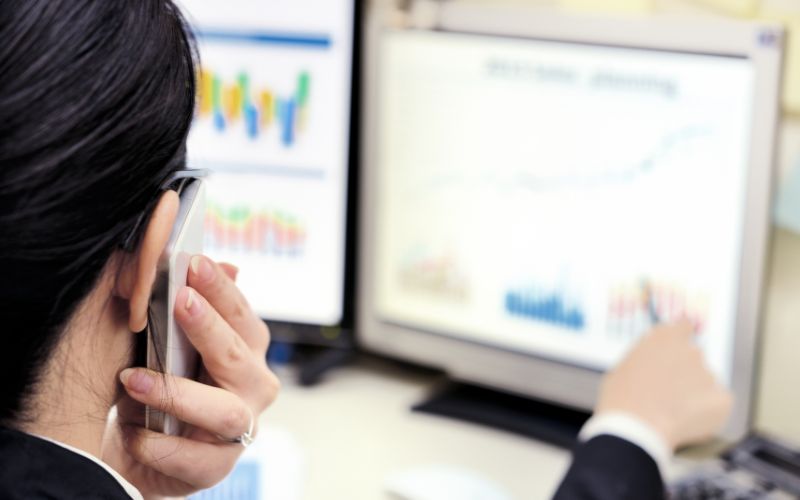 Nhiệm vụ chính của telemarketing là tiếp xúc và hỗ trợ khách hàng qua điện thoại