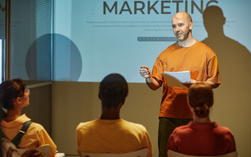 Nhiều trường đại học hàng đầu cung cấp chương trình đào tạo marketing chất lượng