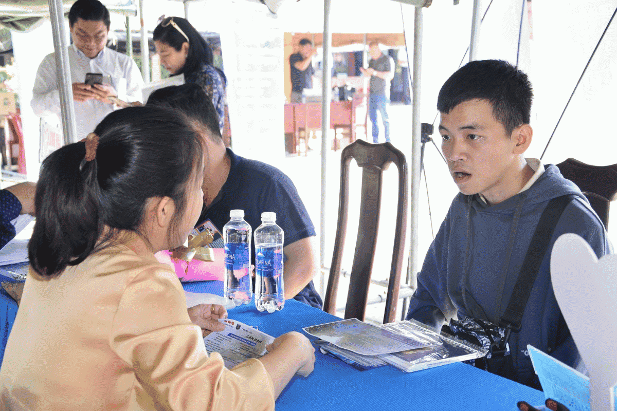 Trung tâm dịch vụ việc làm tại Bình Phước cung cấp các dịch vụ tư vấn, hỗ trợ tìm việc làm cho mọi đối tượng