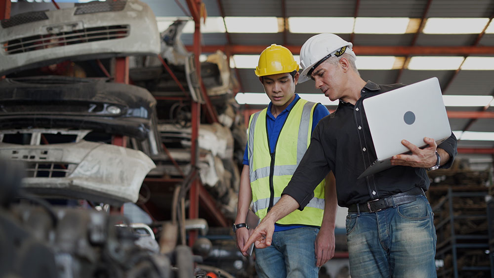 Sales Engineer giúp kết nối bộ phận kỹ thuật với khách hàng, mang lại doanh thu cho doanh nghiệp