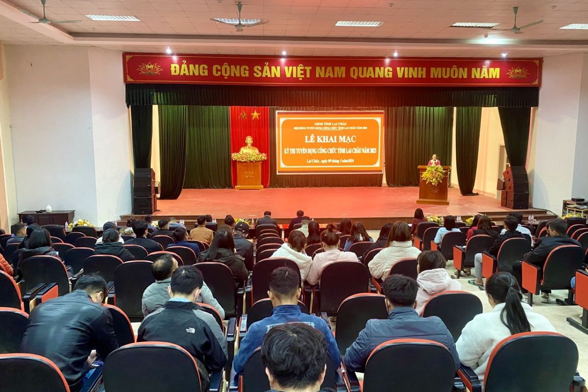 Công chức viên chức cũng trở thành ngành nghề thu hút nhiều lao động tại việc làm Lai Châu