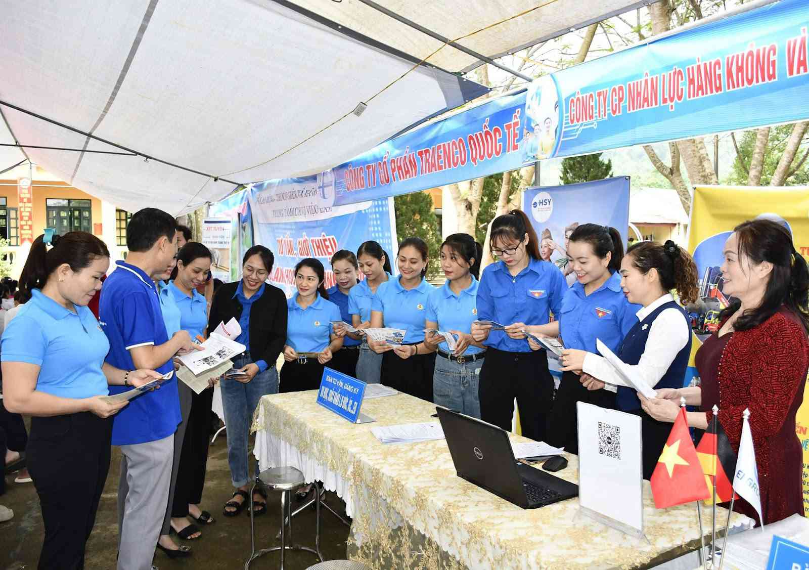 Trung tâm dịch vụ việc làm tỉnh Tuyên Quang là đơn vị trực thuộc Sở Lao động thương binh và xã hội