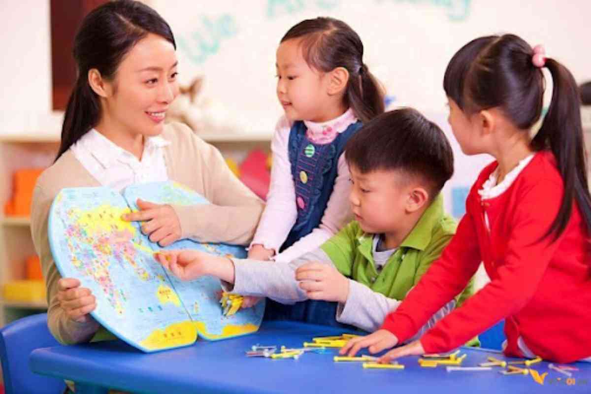 Nhân viên quản lý lớp học là cầu nối giúp giáo viên có thể giám sát tiến độ học tập các con