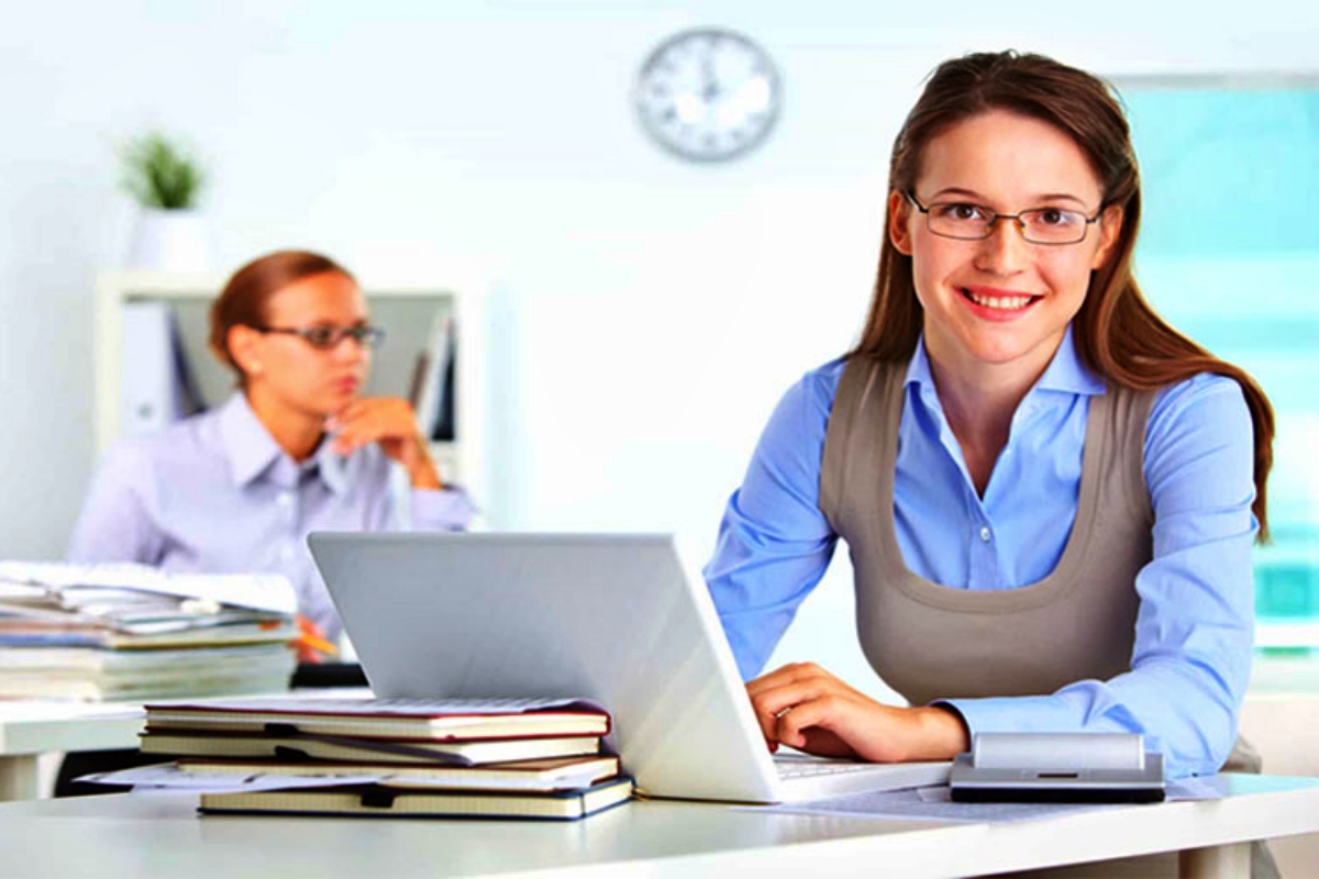 Nhân viên văn thư yêu cầu phải có trình độ, kỹ năng giao tiếp tốt để xử lý mọi tình huống