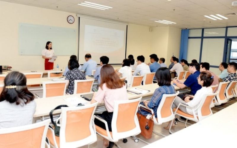 Giảng viên Đại học phải tốt nghiệp từ Đại học trở lên chuyên ngành liên quan, lý lịch trong sạch và rõ ràng để ứng tuyển