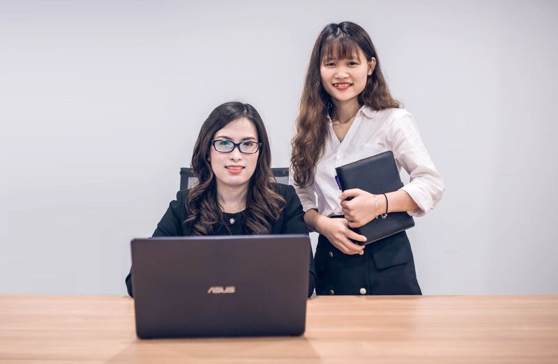 Thực tập sinh quản trị kinh doanh có thể trở thành trợ lý cho trưởng phòng kinh doanh bất động sản, trưởng phòng kinh doanh ô tô