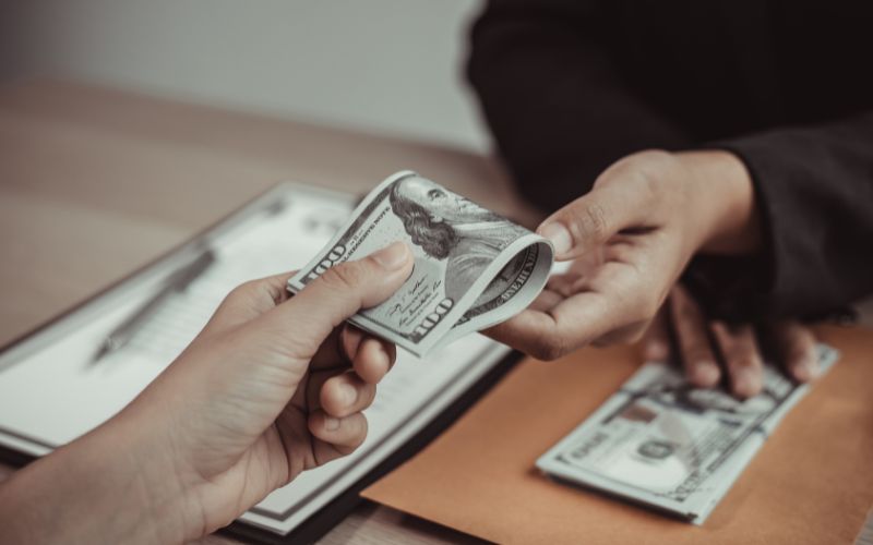 Vị trí tuyển dụng nhân viên tư vấn luật, tài chính, hay công nghệ thường có thu nhập cao hơn