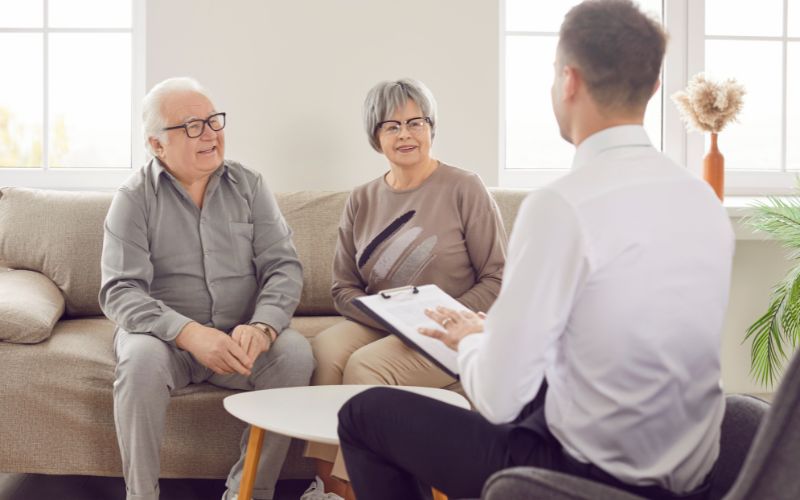 Lĩnh vực thẩm mỹ và bảo hiểm thường cần tuyển dụng nhân viên tư vấn số lượng lớn