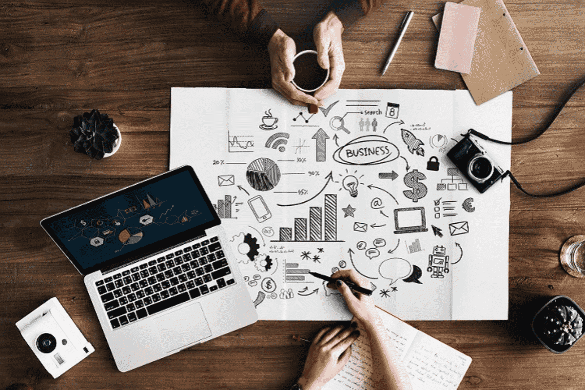 Lên kế hoạch về chi phí chăm sóc khách hàng là một trong những đầu công việc của vị trí trưởng phòng chăm sóc khách hàng