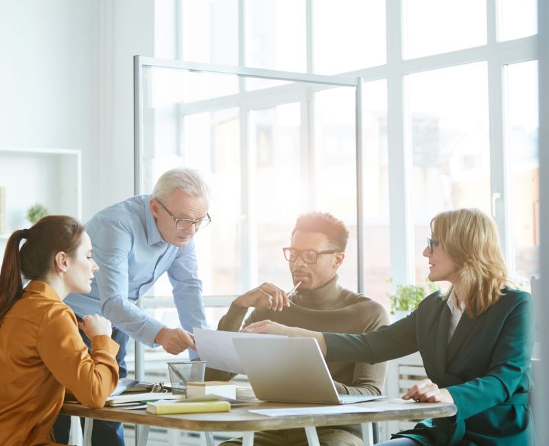 Các công ty cạnh nhau nhau vô cùng khốc liệt trong việc làm ngành bán lẻ/bán sỉ