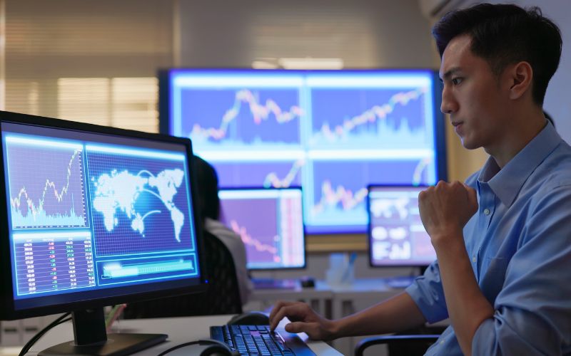 Tuyển dụng chuyên viên quan hệ khách hàng trong các ngân hàng lớn, công ty tài chính