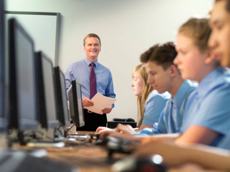 Đà Nẵng đang đối mặt với nhu cầu tuyển dụng giáo viên Tin học ngày càng cao tại các trường học và trung tâm giáo dục