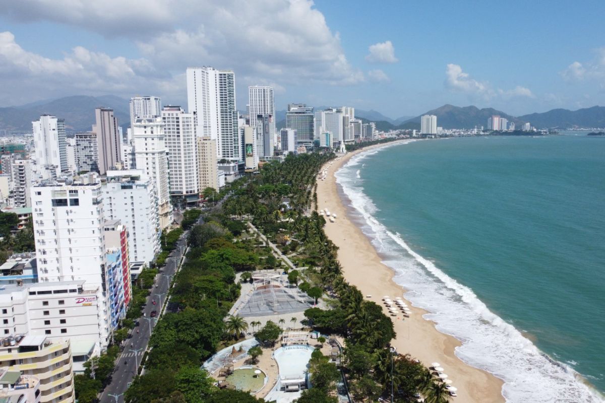 Nhu cầu tuyển dụng việc làm Khánh Hòa vô cùng cao nhờ sự phát triển mạnh về du lịch của thành phố