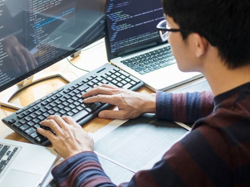 Việc làm Kỹ sư cầu nối tiếng Hàn có mức lương từ 1.800 - 3.200 USD/tháng