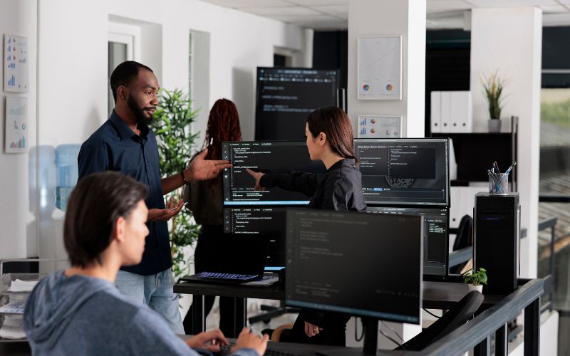 Việc làm lập trình viên Mobile Leader kiến thức sâu rộng về lập trình di động và kinh nghiệm quản lý dự án