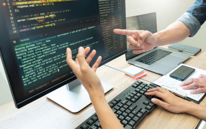 Để đáp ứng được yêu cầu việc làm Lập trình viên Mobile, ứng viên cần không ngừng trau dồi chuyên môn