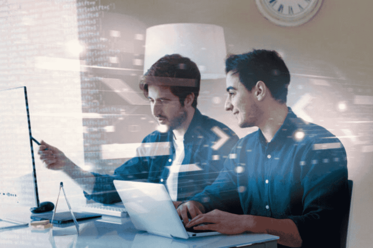 Lập trình viên React Native Fresher tham gia vào các dự án dưới sự dẫn dắt của leader