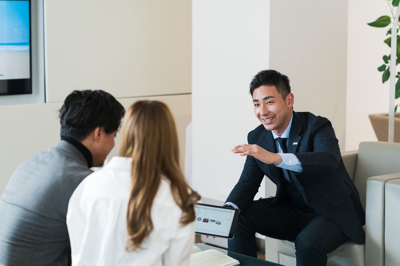 Các doanh nghiệp từ quy mô lớn đến nhỏ đều có nhu cầu tuyển dụng việc làm nhân viên kinh doanh để đẩy mạnh doanh số và mở rộng thị trường