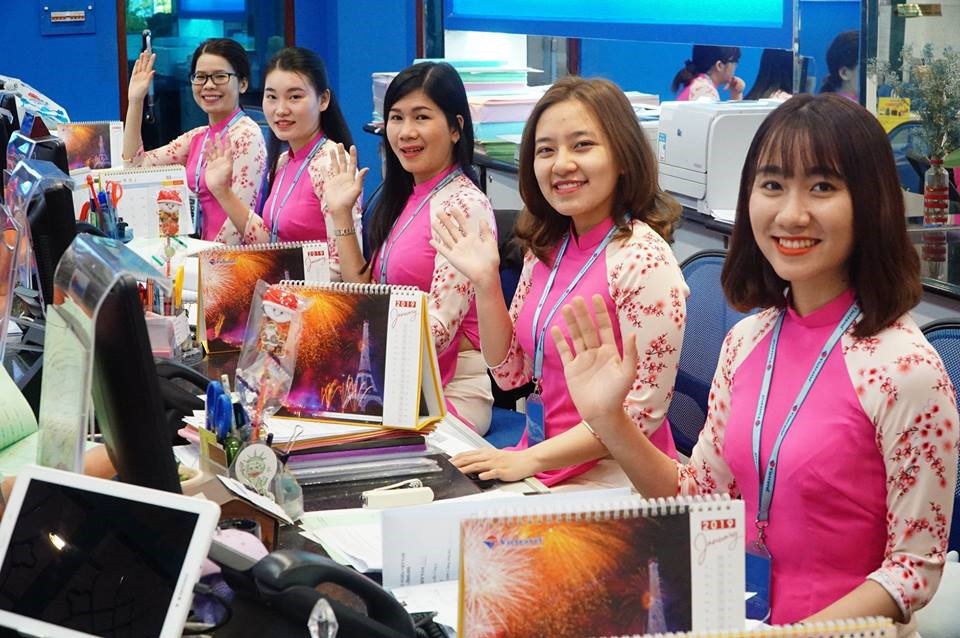 Việc làm nhân viên kinh doanh ngành du lịch sẽ thường xuyên tư vấn các địa điểm du lịch cho khách hàng