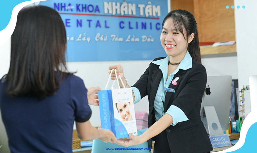 Đối với vị trí nhân viên cho phòng khám, ứng viên nên trang bị thêm kiến thức chuyên môn để giải đáp thắc mắc của khách hàng