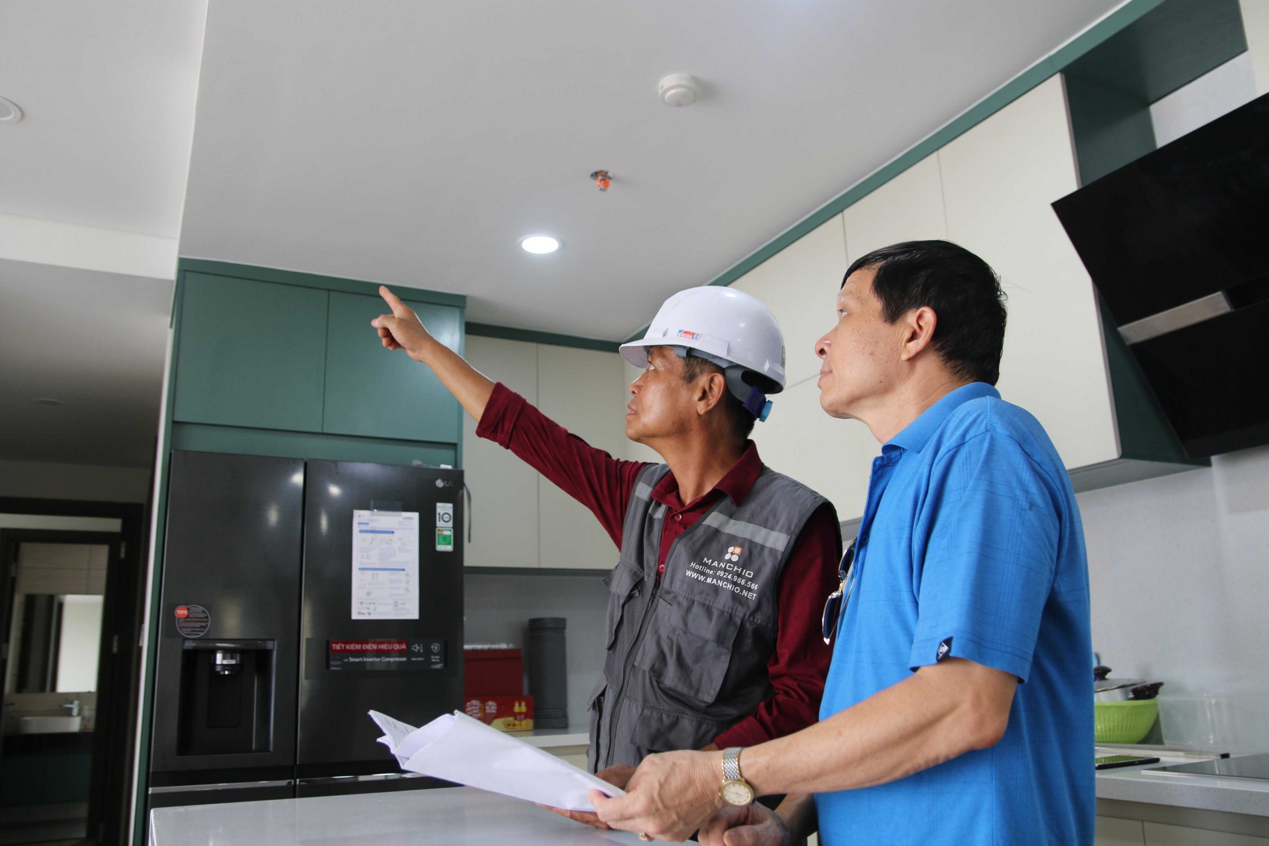 Nhân viên thiết kế cũng trực tiếp tham gia vào quá trình giám sát thi công